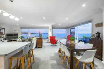 6 South Beach Road, Plimmerton