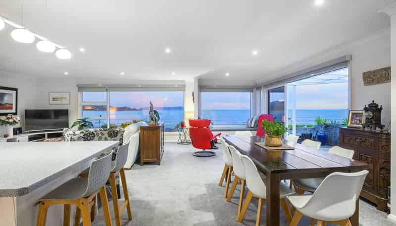 6 South Beach Road, Plimmerton