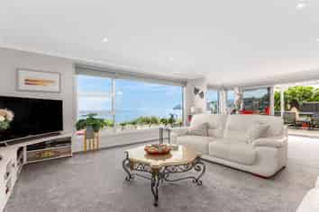 6 South Beach Road, Plimmerton