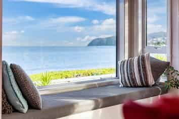 6 South Beach Road, Plimmerton