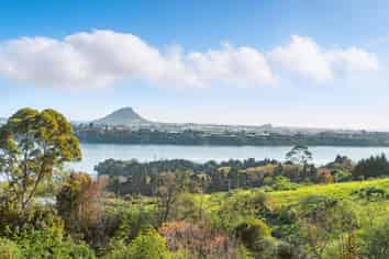 2 Ranginui Loop Road, Welcome Bay