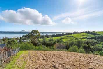 2 Ranginui Loop Road, Welcome Bay
