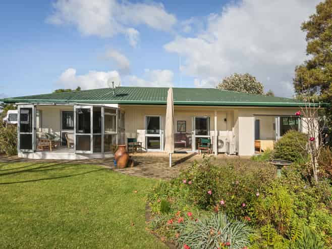 15 Francis Drive, Katikati