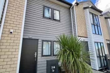 7/4 Wallson Crescent, Wiri
