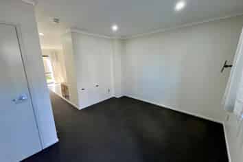 7/4 Wallson Crescent, Wiri