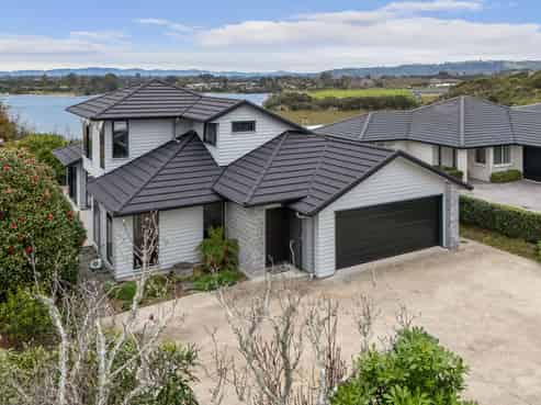 37 Bert Wall Drive, Omokoroa