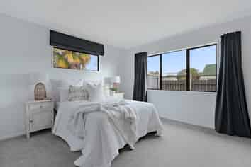 15B Meadowland Street, Matua