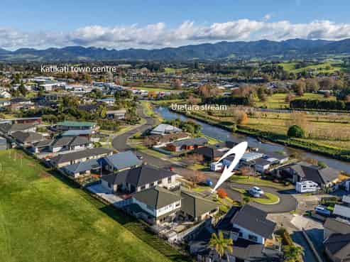32 Noble Johnston Drive, Katikati