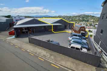 Spacious Unit with Car Parking