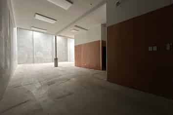 Modern Unit in a Great Location