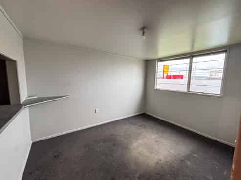 Industrial unit for trade businesses