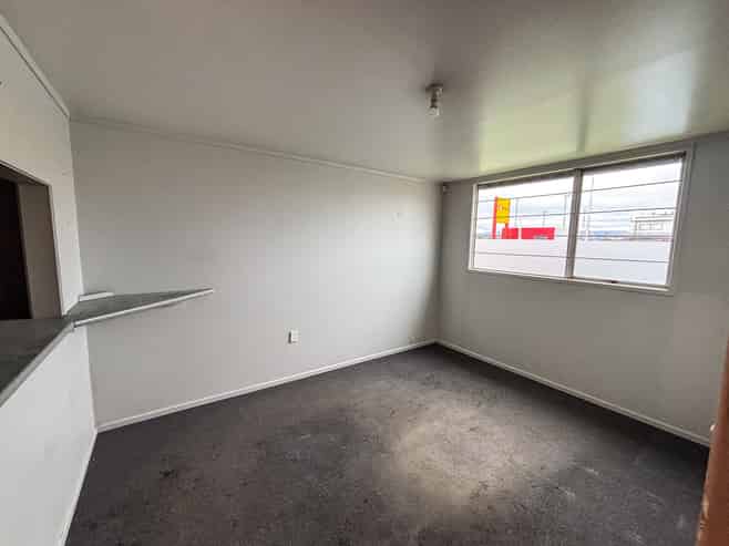 Industrial unit for trade businesses