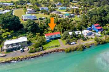 24 Koutu Beach Road, OPONONI