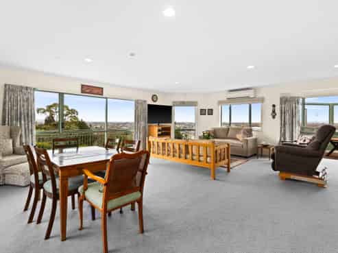 2/89 Churchill Drive, Taradale