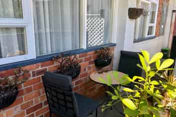 7/9 August Place, Greenlane