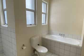 Flat 2/83 Moray Place, Dunedin Central