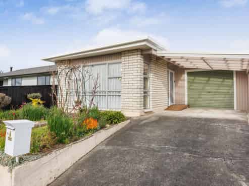 6 Langley Avenue, Milson