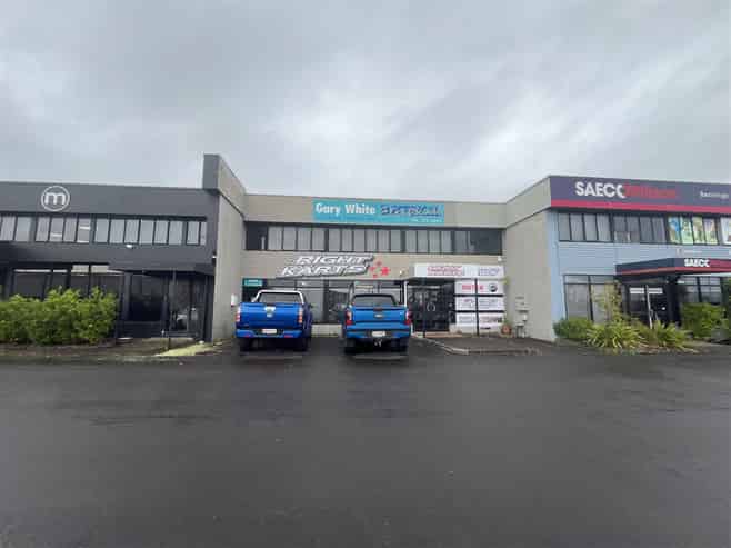 CBRE | High Profile Warehouse Plus Showroom