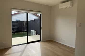 7/13 Thomas Road, Mangere