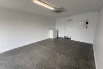 High exposure Waterview retail space