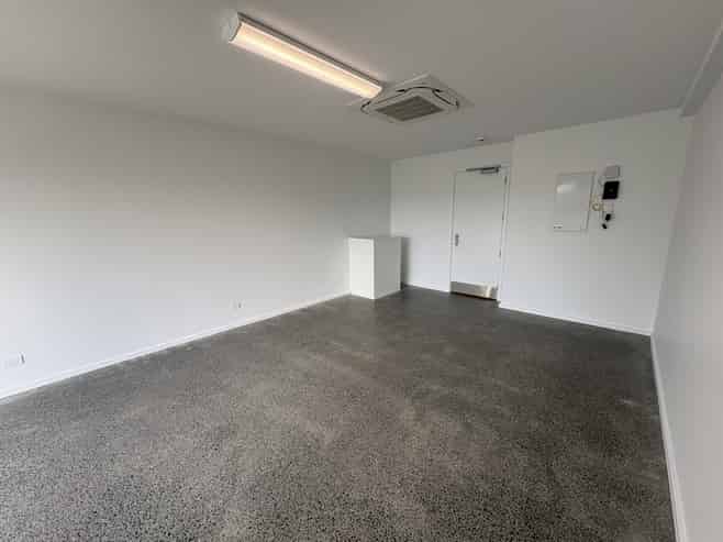 High exposure Waterview retail space