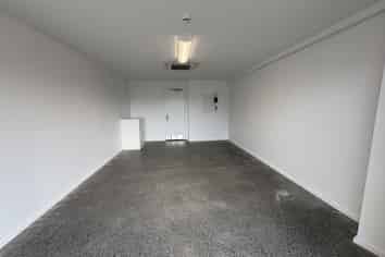 High exposure Waterview retail space