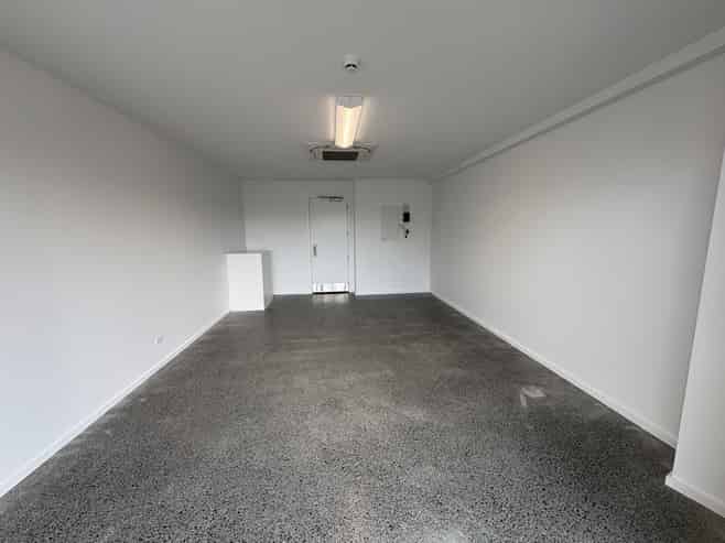 High exposure Waterview retail space