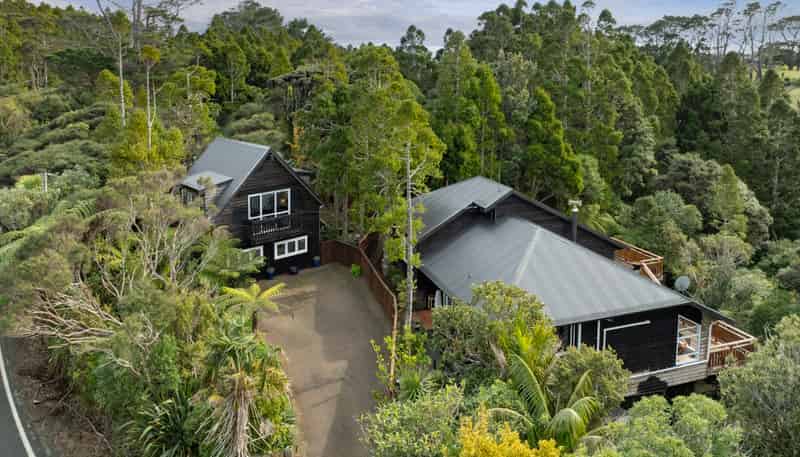 156 Piha Road, Piha