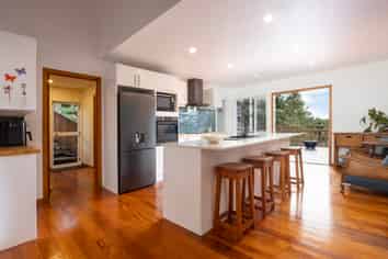 156 Piha Road, Piha