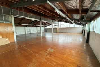 PRIME GLEN EDEN SPACE FOR LEASE
