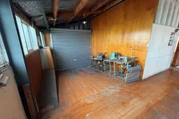 PRIME GLEN EDEN SPACE FOR LEASE

