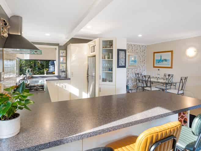 33 Wharemauku Road, Raumati Beach