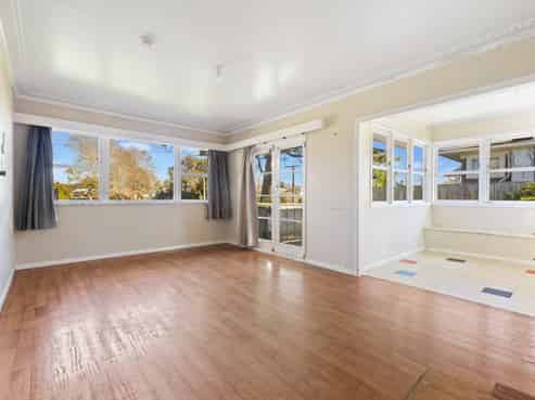 8 Kirton Crescent, Manurewa