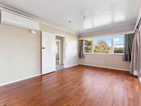 8 Kirton Crescent, Manurewa