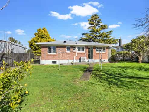 8 Kirton Crescent, Manurewa