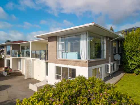 1/173 Soleares Avenue, Mount Pleasant