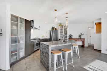 287 Lincoln Road, Inglewood