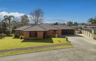 13 Cobham Lane, Whitianga