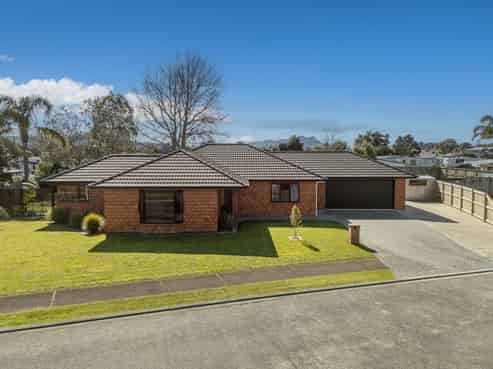 13 Cobham Lane, Whitianga