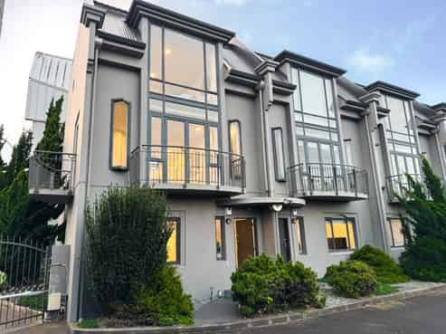 6/15 Sarawia Street, Newmarket