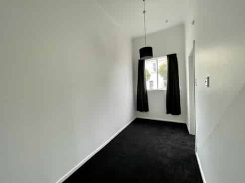 1/510 Adelaide Rd, Berhampore