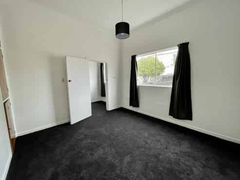 1/510 Adelaide Rd, Berhampore