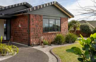 11 Holyoake Terrace, Omokoroa