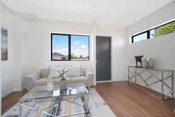 Lot 2/32 Sunlands Drive, Manurewa