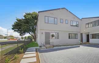 Lot 2/32 Sunlands Drive, Manurewa