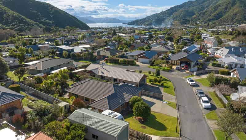 2 Whitby Close, Waikawa