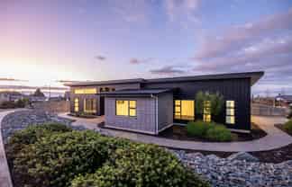 16 Sabine Drive, Richmond