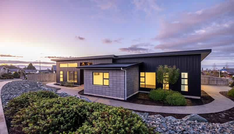 16 Sabine Drive, Richmond