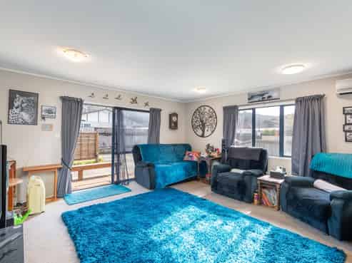 1/4 Ipswich Grove, Wainuiomata