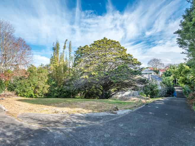 43 and 43A Tarawera Terrace, St Heliers